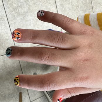 Goshen Nails - Nails by Lucy - Nail Salons Near Me - Gaithersburg, Maryland