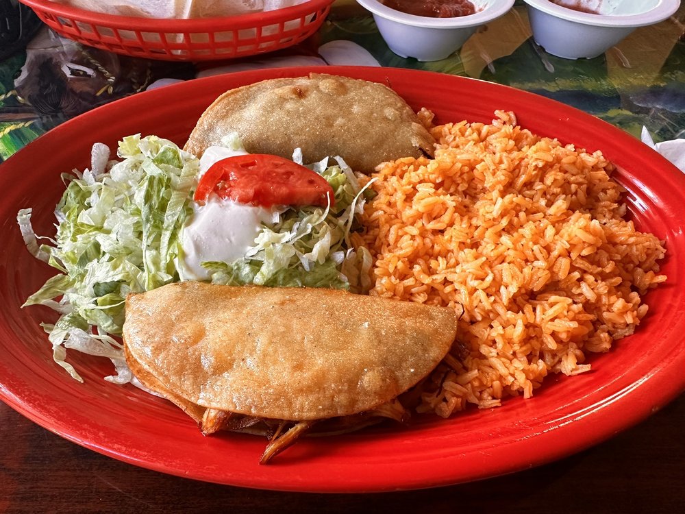 Los Gallos Mexican Grill