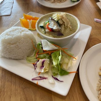 Red Chili - L2. Green Curry Lunch Special - Thai Near Me - Hayward, California