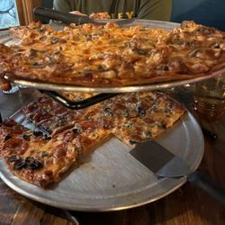 The Hillside Tavern & Grill - Fantastic Pizza