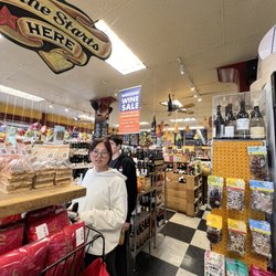 Cheese Plus - Fun corner deli