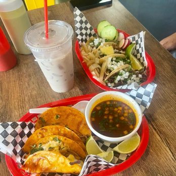 Tacos El JEFE Phoenix - Tacos de cabeza, pastor, asada y queda birria - Tacos Near Me - Phoenix, Arizona