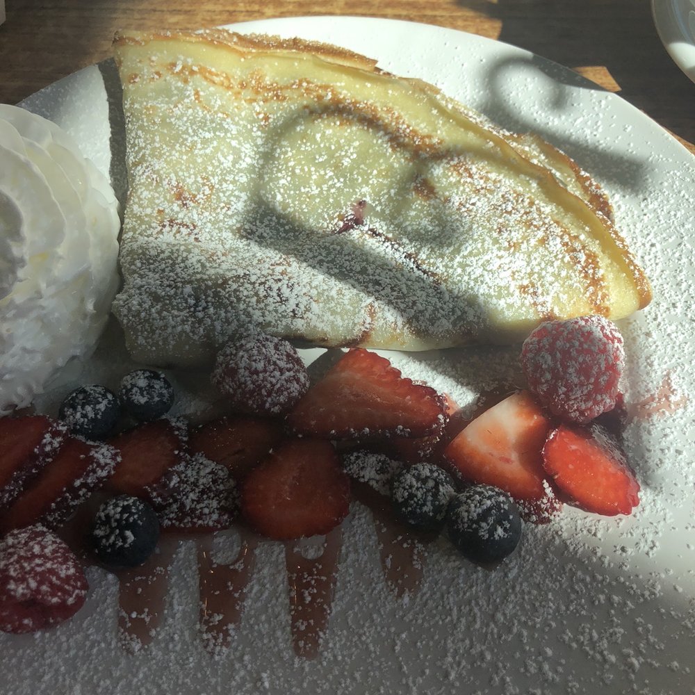 Berry crepe