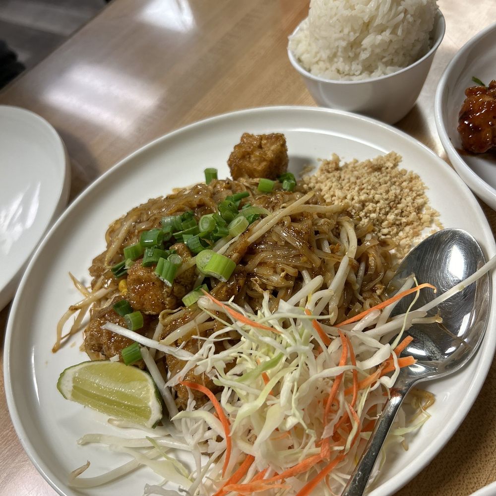 Hae Ha Thai - pad thai - Thai Near Me - Kennewick, Washington Hae Ha Thai - pad thai - Thai Near Me - Kennewick, Washington