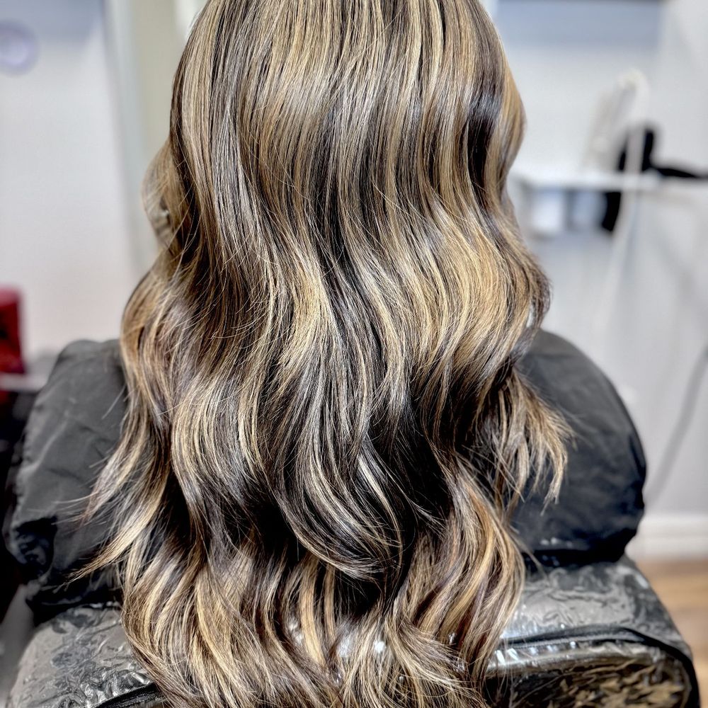 Kris De Guzman Hair - Brushed out to see all the hues blend together. A beautiful balance of darks and highlights. I'm in love. - Hair Stylists Near Me - Henderson, Nevada Kris De Guzman Hair - Brushed out to see all the hues blend together. A beautiful balance of darks and highlights. I'm in love. - Hair Stylists Near Me - Henderson, Nevada