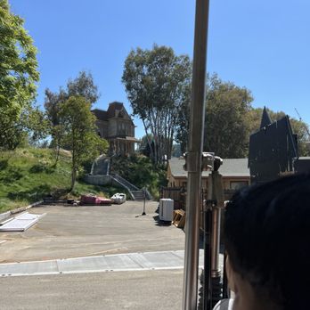 Universal Studios Hollywood - Studio Tour Psycho House - Amusement Parks Near Me - Universal City, California