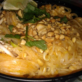 Thai Curry Simple - PAD THAI WITH CHICKEN - Thai Near Me - Seattle, Washington Thai Curry Simple - PAD THAI WITH CHICKEN - Thai Near Me - Seattle, Washington