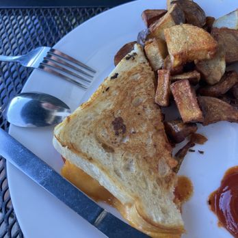 Frankie & Lola's Front Street Cafe - Spicy Tom - Breakfast & Brunch Near Me - Morro Bay, California