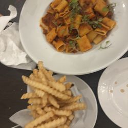 Clubhouse Restaurant - Bolognese & fries