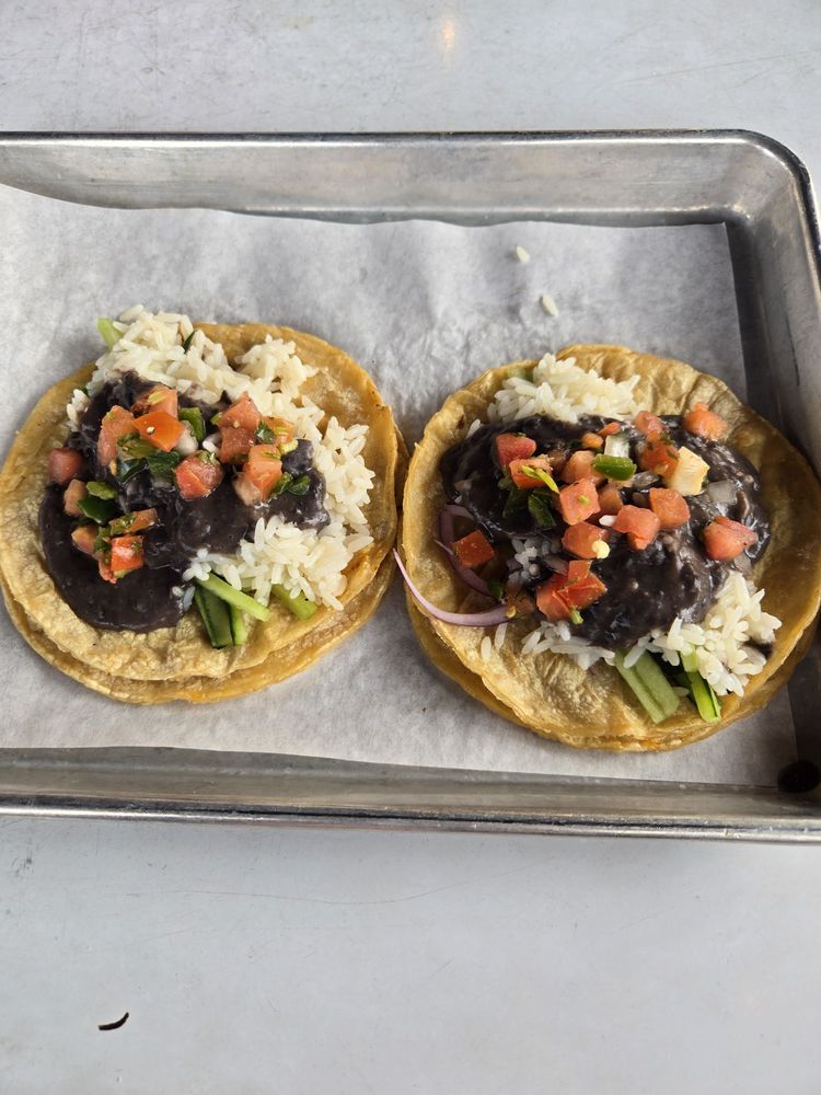 el Barrio tacos & tequila