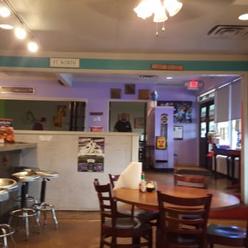 Tommy's Hamburgers - More seating - Burgers Near Me - Fort Worth, Texas