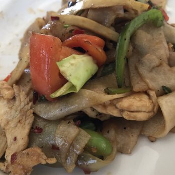 Thai Diamond BBQ - Spicy mint (really basil) chicken $8.95 (good) - Thai Near Me - Glendora, California
