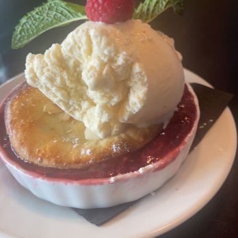 The 908 - berry cobbler - New American Near Me - Long Beach, California The 908 - berry cobbler - New American Near Me - Long Beach, California