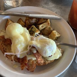 Eggs Benny
