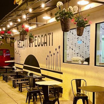 Gelati & Peccati - tables and chairs outside of a restaurant - Pizza Near Me - Encinitas, California