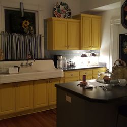 Colonel's Cottage Inns
