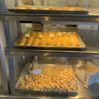 HK Dim Sum - trays of baked goods in display case - Dim Sum Near Me - San Jose, California HK Dim Sum - trays of baked goods in display case - Dim Sum Near Me - San Jose, California