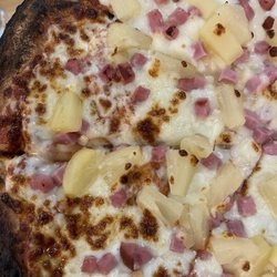 Pins Bar & Grille - GF crust, ham and extra pineapple pizza
