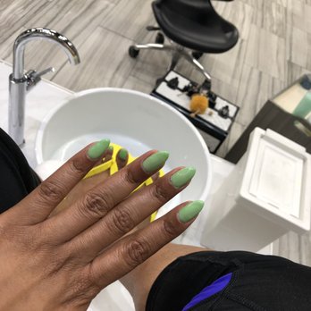 Laque Nail Bar - 2019 visit. Love the almond shape on my natural nails. - Nail Salons Near Me - North Hollywood, California