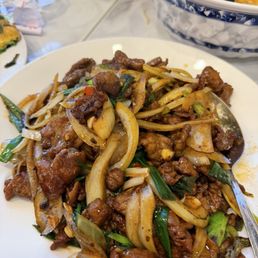 STIR-FRIED BEEF WITH SCALLIONS STIR-FRIED BEEF WITH SCALLIONS