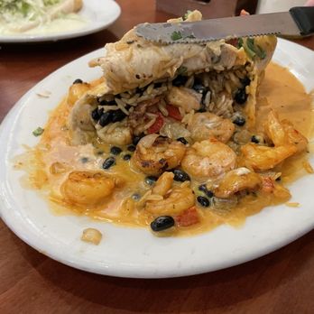 Pepe's Mexican Restaurant - Burrito Del Mar, looking at that bounty of shrimp! - Mexican Near Me - Richmond, Virginia Pepe's Mexican Restaurant - Burrito Del Mar, looking at that bounty of shrimp! - Mexican Near Me - Richmond, Virginia