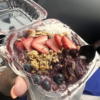 Crema Gourmet - Their overpriced açaí bowl with very little fruit in a tiny container - Breakfast & Brunch Near Me - Kendall, Florida Crema Gourmet - Their overpriced açaí bowl with very little fruit in a tiny container - Breakfast & Brunch Near Me - Kendall, Florida