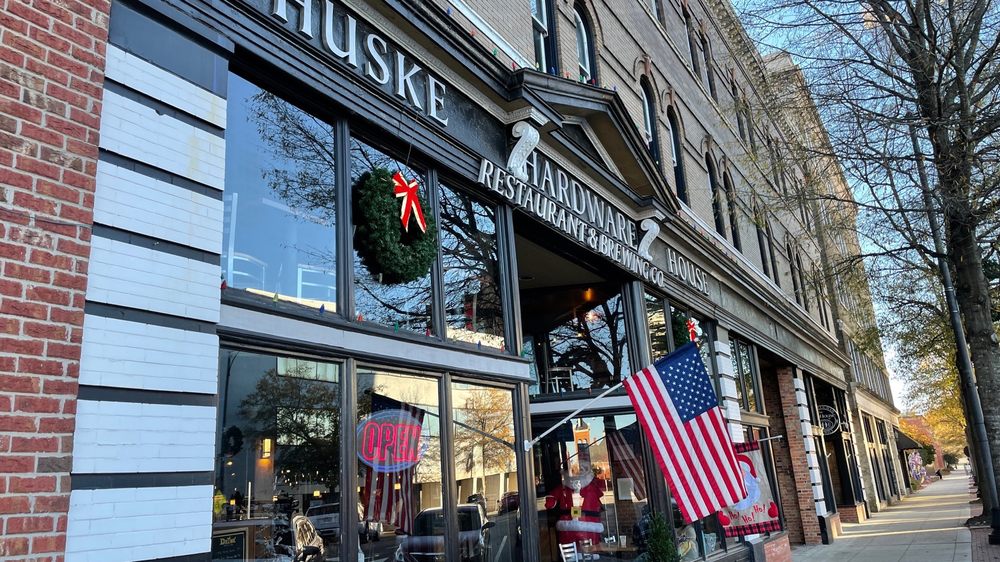 Huske Hardware Restaurant & Brewery