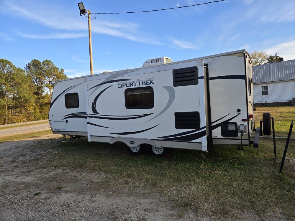 Slide of ET'S Camping & RV