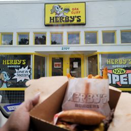 Herby Jr. w/ bacon & seasoned fries Herby Jr. w/ bacon & seasoned fries