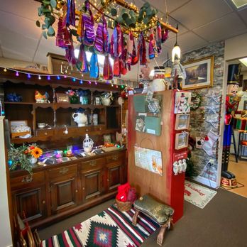 Two Ole Hens - Entire store has a great layout of something for everyone - Antiques Near Me - San Antonio, Florida