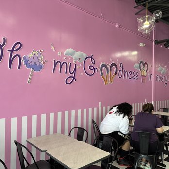 Churro On Top - Inside the sweetness - Desserts Near Me - Arlington, Texas