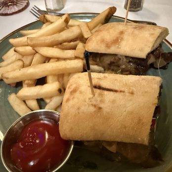 Papillon Bistro & Bar - Steak sandwich - French Near Me - New York, New York Papillon Bistro & Bar - Steak sandwich - French Near Me - New York, New York