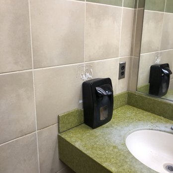 Star Express - Damaged soap dispenser - Gas Stations Near Me - Toano, Virginia