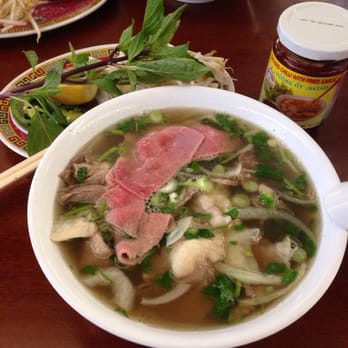 Pho 87 - Pho with beef and fatty brisket. And the yummy chili garlic sauce! - Vietnamese Near Me - Los Angeles, California Pho 87 - Pho with beef and fatty brisket. And the yummy chili garlic sauce! - Vietnamese Near Me - Los Angeles, California