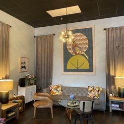 Beaker & Flask Wine Co - B&F atmosphere