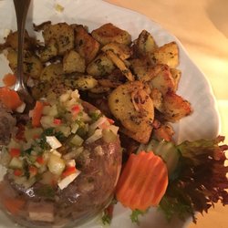 Annas Hof - Sülze mit Bratkartoffeln
