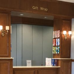 Von Maur - Free gift wrap with a smile