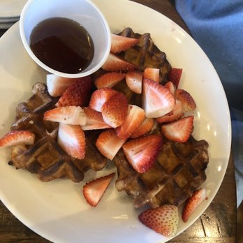 la Madeleine - Waffles with strawberries and syrup - Bakeries Near Me - El Paso, Texas