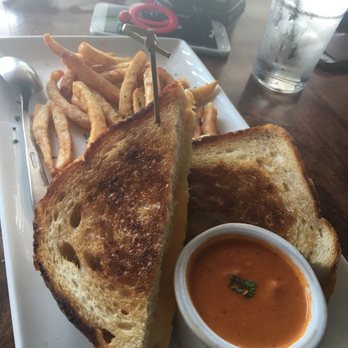 Barrel + Rye - Grilled cheese sandwich - Cocktail Bars Near Me - Geneva, Illinois