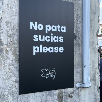 Factory Town - no pata sucias please sign - Music Venues Near Me - Miami, Florida