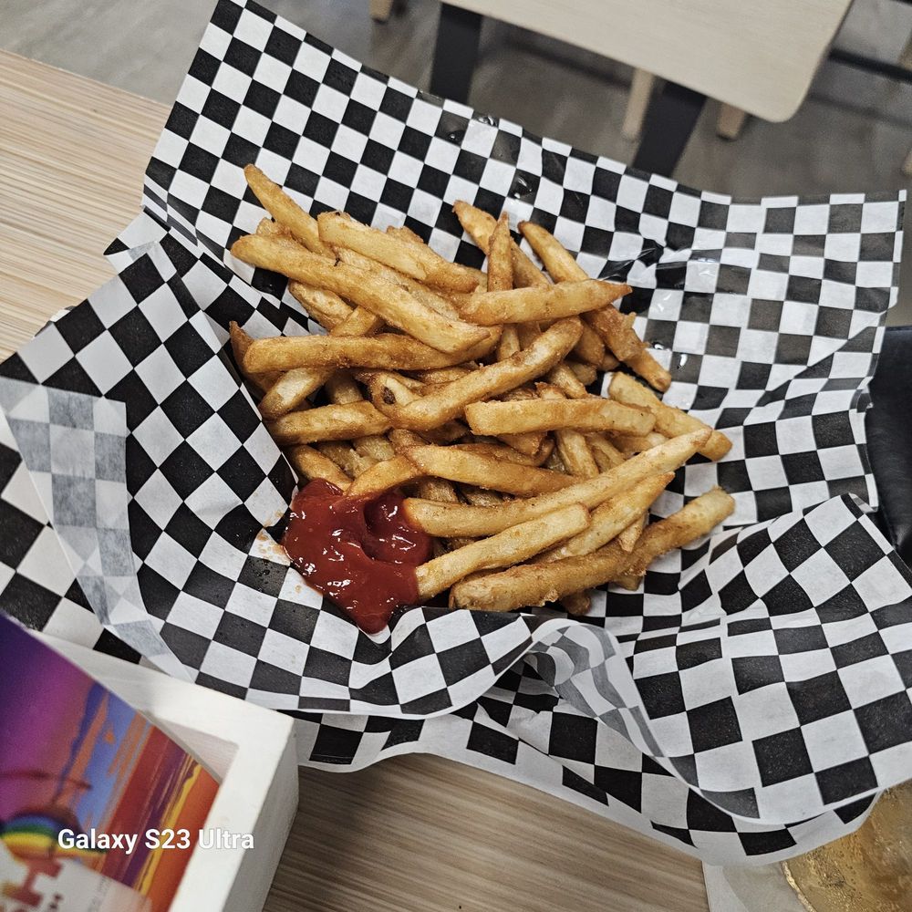 Point Break Cafe - Fresh hot crispy seasoned fries - American Near Me - Chesapeake, Virginia Point Break Cafe - Fresh hot crispy seasoned fries - American Near Me - Chesapeake, Virginia