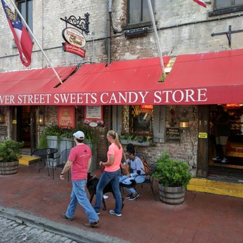Old Savannah Tours - River Street. - Tours Near Me - Savannah, Georgia