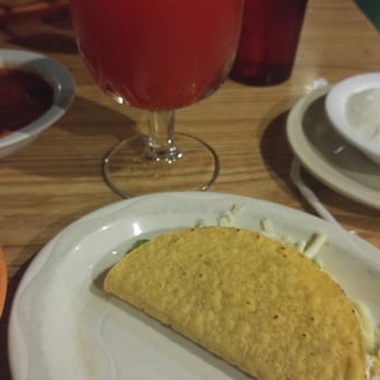 El Campesino Mexican Restaurant - The rest of the #6 ... Beef taco. Strawberry magarita in background - Mexican Near Me - Streetsboro, Ohio El Campesino Mexican Restaurant - The rest of the #6 ... Beef taco. Strawberry magarita in background - Mexican Near Me - Streetsboro, Ohio