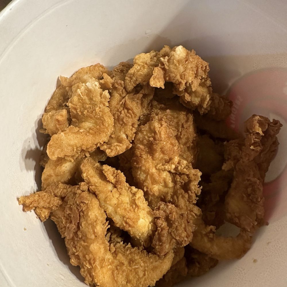 Guthrie’s - A box of small chicken tenders - Chicken Shop Near Me - Grayson, Georgia