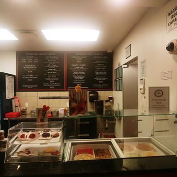 Red Circle Ice Cream - Cute quaint establishment! - Desserts Near Me - Houston, Texas Red Circle Ice Cream - Cute quaint establishment! - Desserts Near Me - Houston, Texas