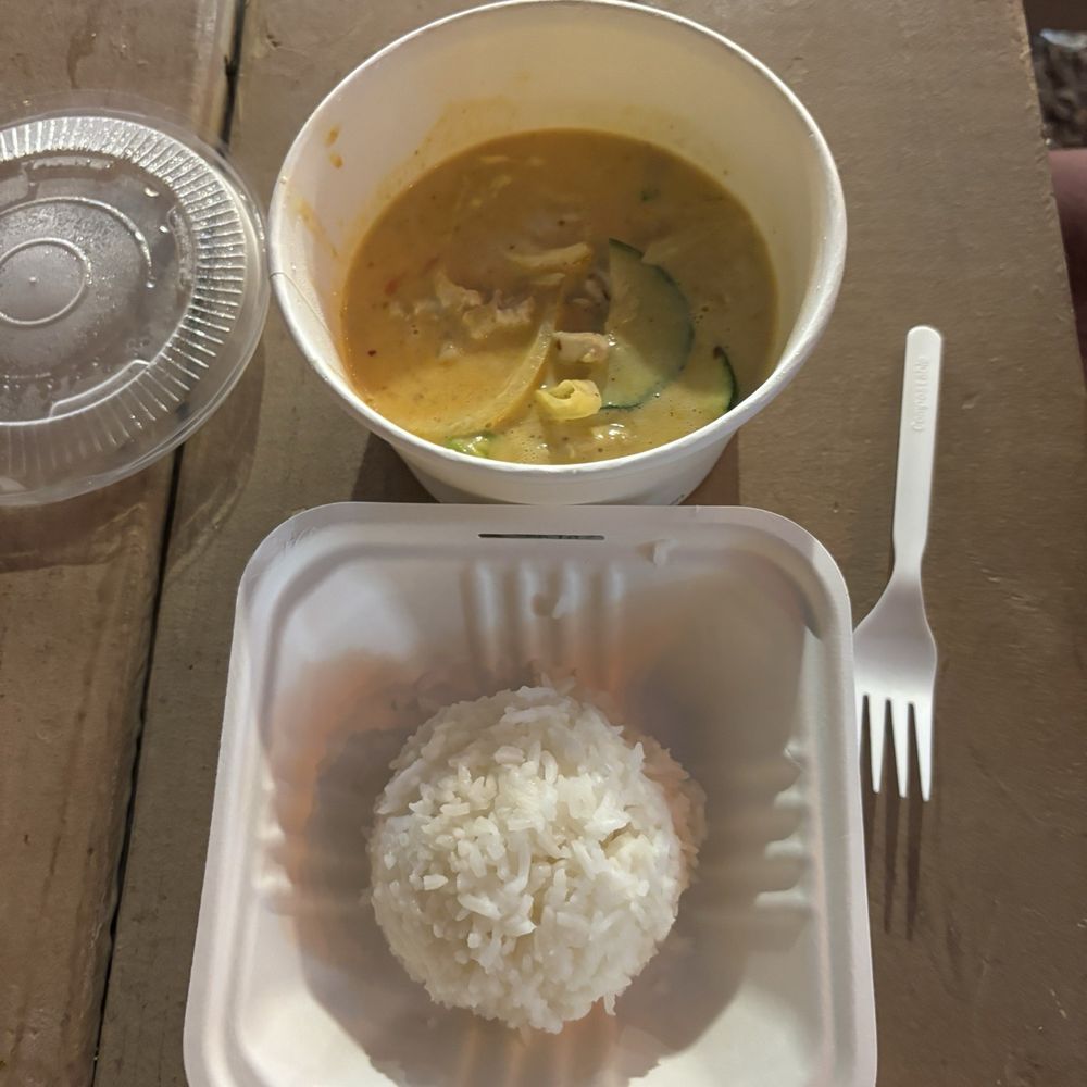 Thai Mee Up - Curry - Food Trucks Near Me - Kihei, Hawaii Thai Mee Up - Curry - Food Trucks Near Me - Kihei, Hawaii