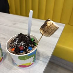 Roll Me Up Ice cream & Desserts - S'mores