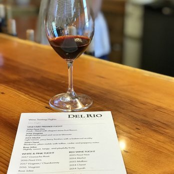 Del Rio Vineyards - Wine Tasting Room Near Me - Gold Hill, Oregon Del Rio Vineyards - Wine Tasting Room Near Me - Gold Hill, Oregon