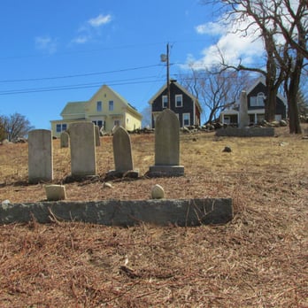 Bay View Cemetery - A steep hill - Funeral Services & Cemeteries Near Me - Gloucester, Massachusetts