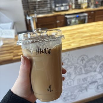 Sunago Coffee - Iced vanilla latte - Coffee & Tea Near Me - Knoxville, Tennessee Sunago Coffee - Iced vanilla latte - Coffee & Tea Near Me - Knoxville, Tennessee